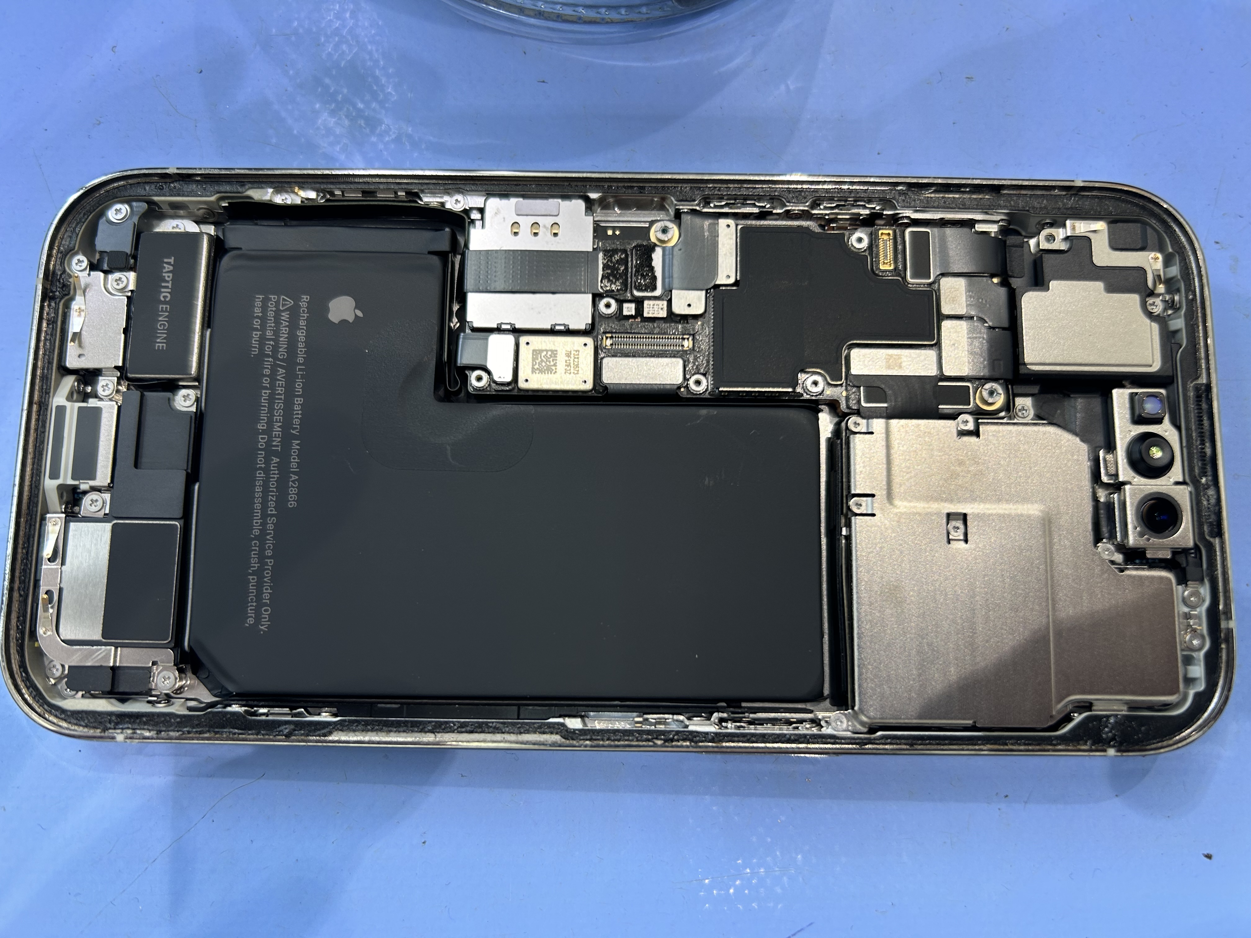 iPhone の充電口修理、増えています！放置すると大きなトラブルに